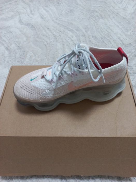 Маратонки    Nike