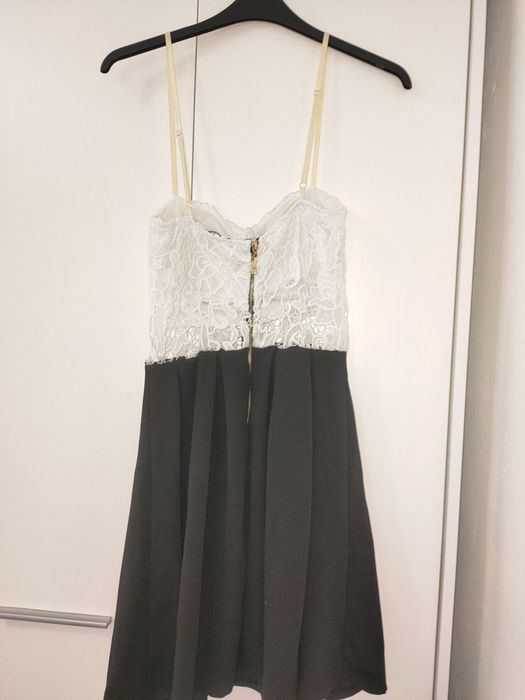 Vând rochie 15 de lei