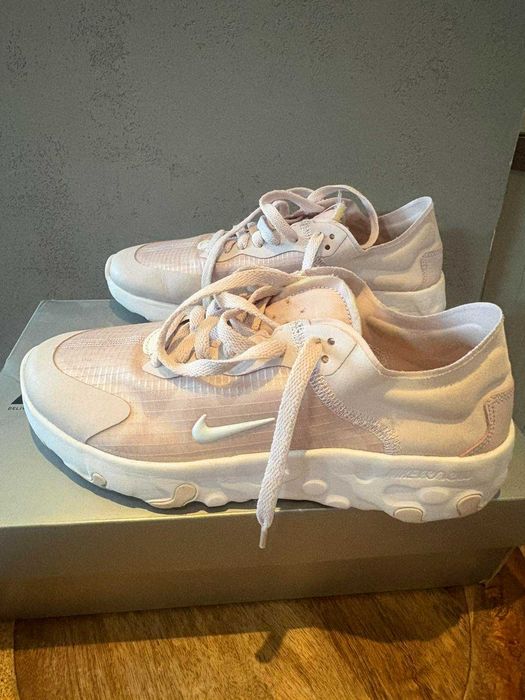 Дамски маратонки NIKE 40