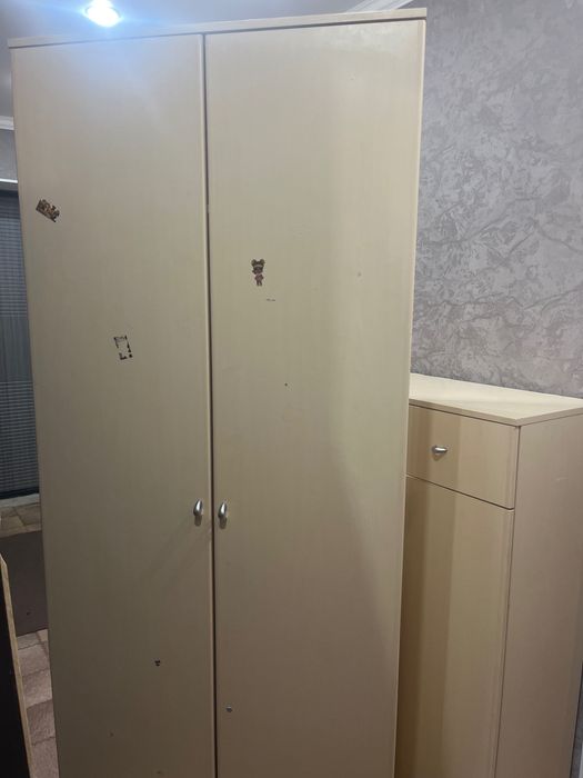 Продам обувницу и шкаф