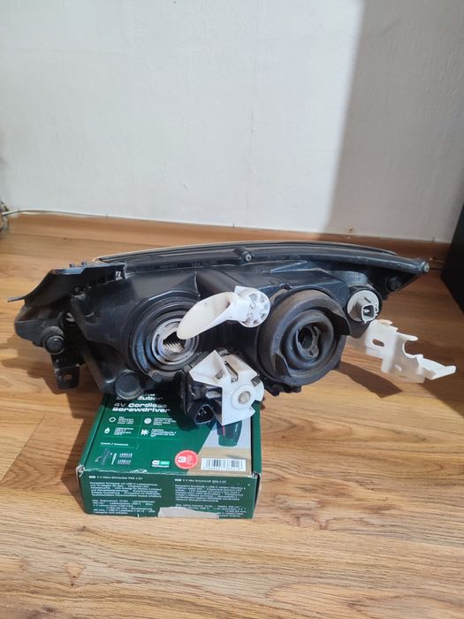 Десен фар за Мазда РХ-8/Mazda RX-8