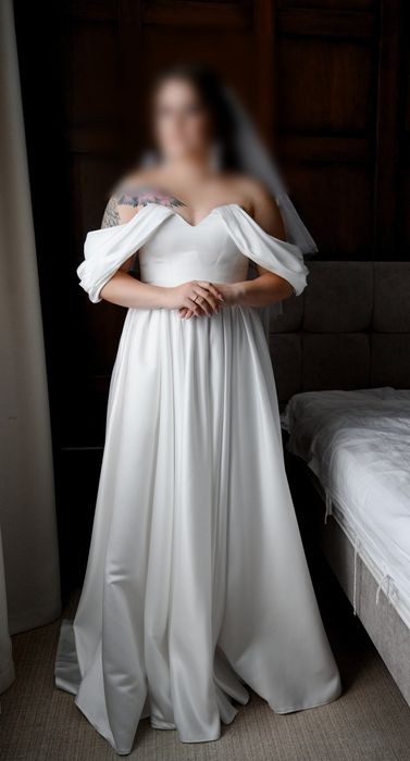 Свадебное платье со шлейфом