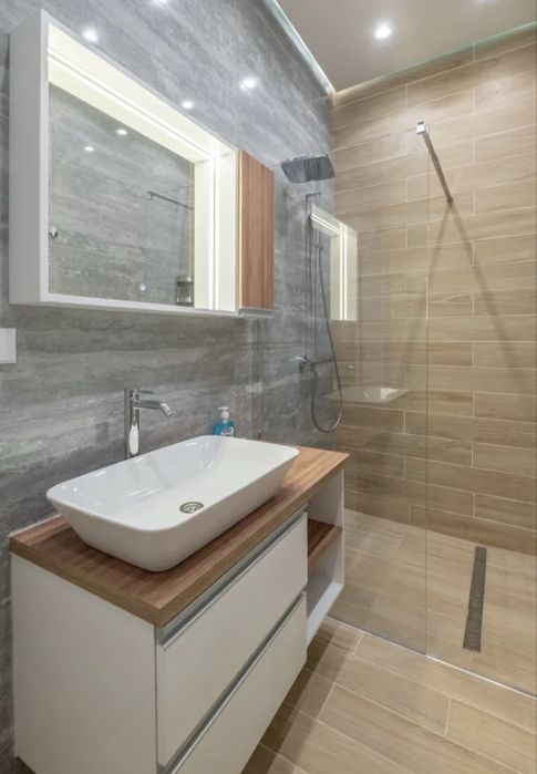 Дава се под наем Тристаен апартамент в София, Център - 120 кв.м за 1495.83 € - Снимка #10