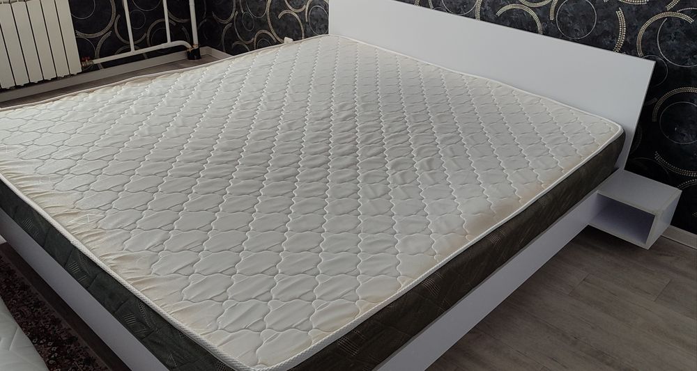 Матрас беспружинный 180х200х22