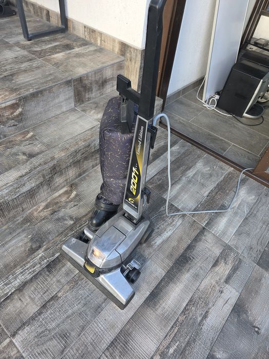 Aspirator Kirby.   .