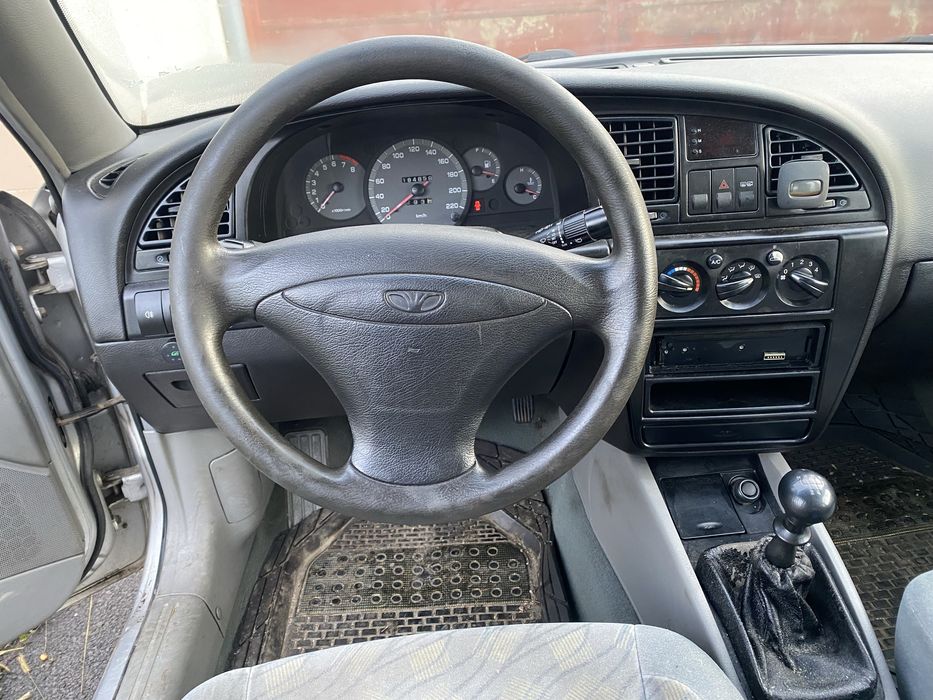 Dezmembrez Nubira Daewoo 2