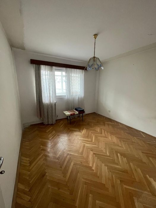 Apartament 3 camere- B-dul 1848