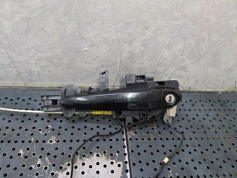 Maner usa stanga fata bmw seria 1 e87