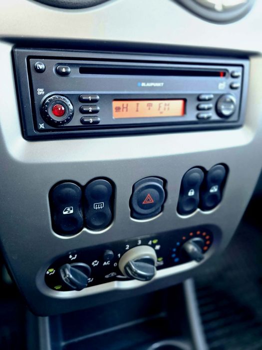 Sandero Stephay 1.5 Dci 90 cp Km 187800 carte service Recent adusă