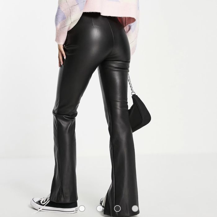 Панталон от изкуствена кожа Stradivarius