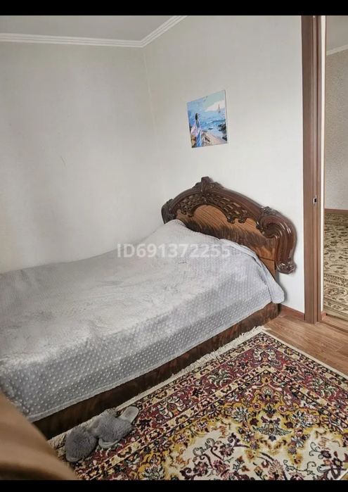 Кровать, комод, тумбы, зеркало