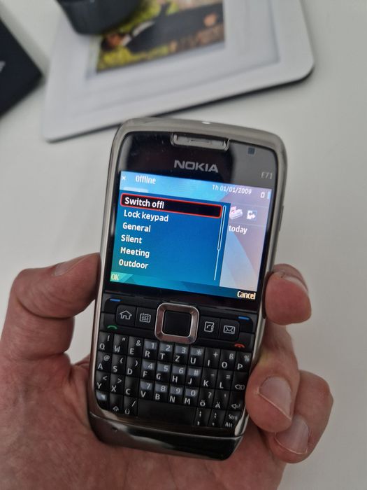 Nokia E71   grey