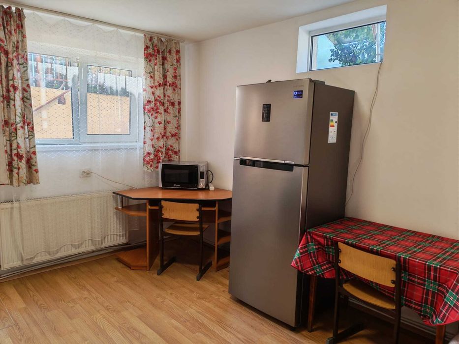 Inchiriez apartament 2 camere