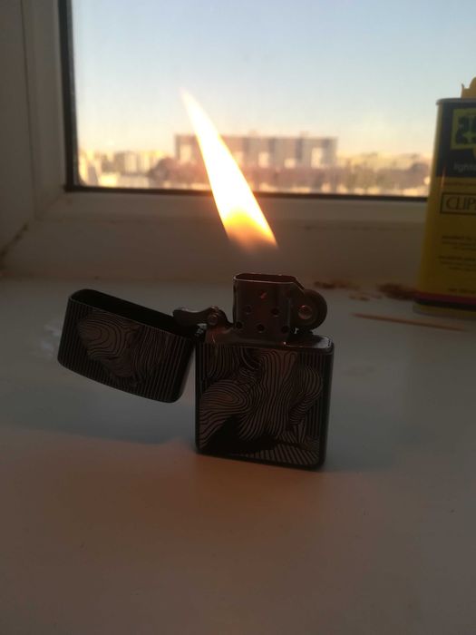 Зажигалка бензиновая