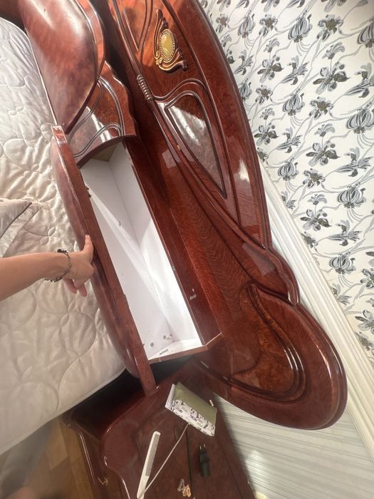 Кровать двуспальная