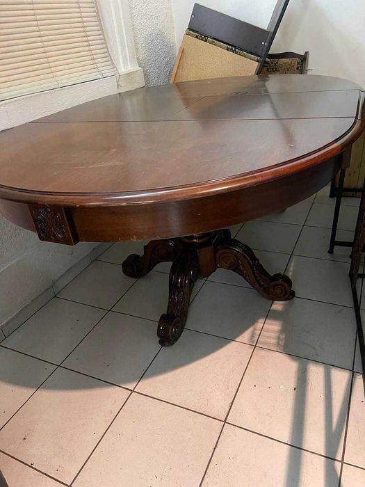 Set mobilier clasic living lemn masiv comoda + oglinda + masa + pendul