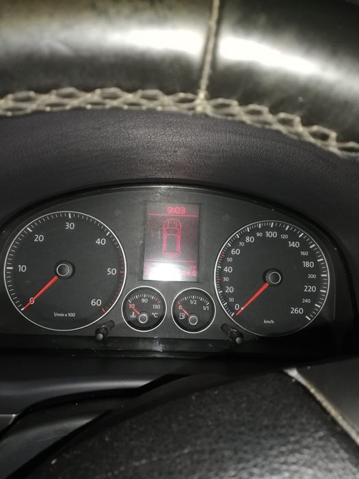 Vând Volkswagen Touran I 2.0 TDI Highline