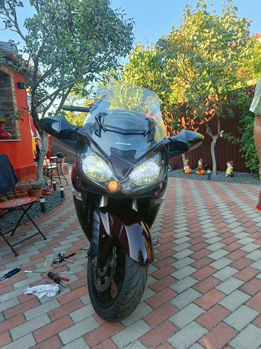 Vind Kawasaki GTR