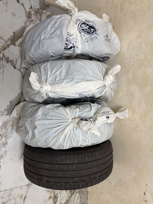 Продам комплект б/у летних шин