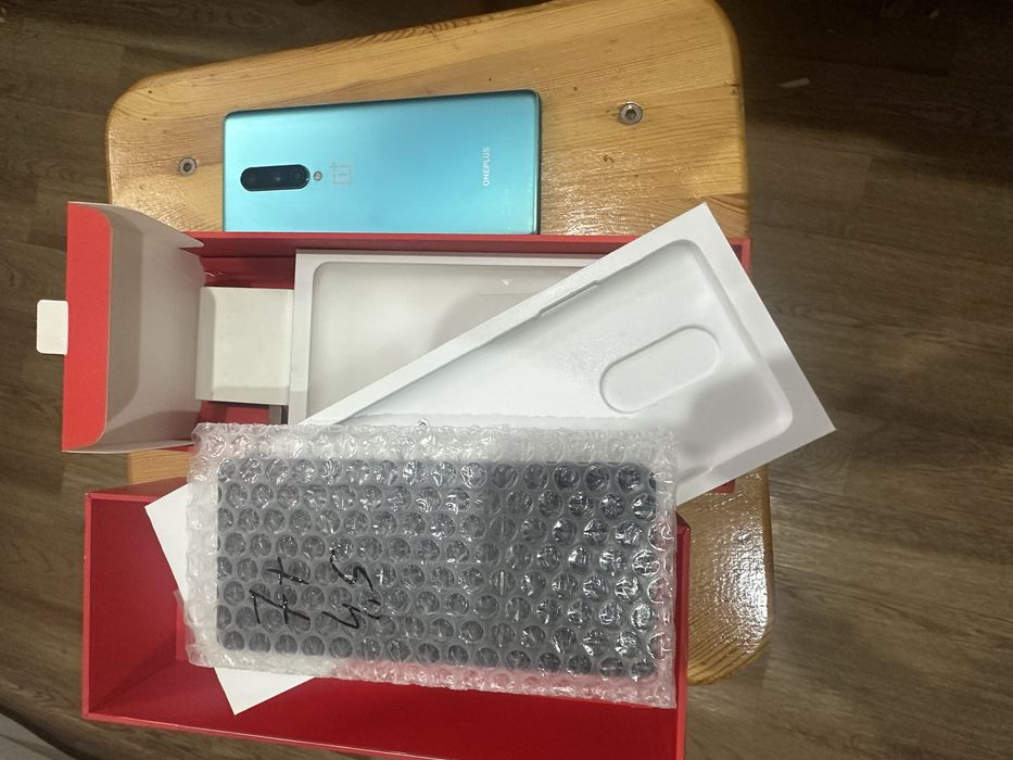 Сматрфон OnePlus 8+8gb / 128gb