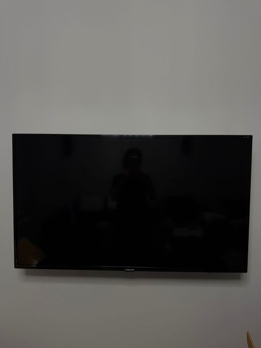 Большой Samsung 46″ Full HD — рабочий, с пультом, цена снижена