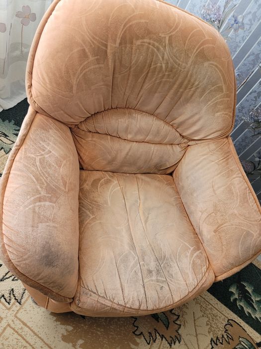 Продам диван с креслом