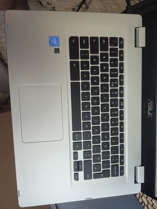 Лаптоп ASUS Chromebook C523NA