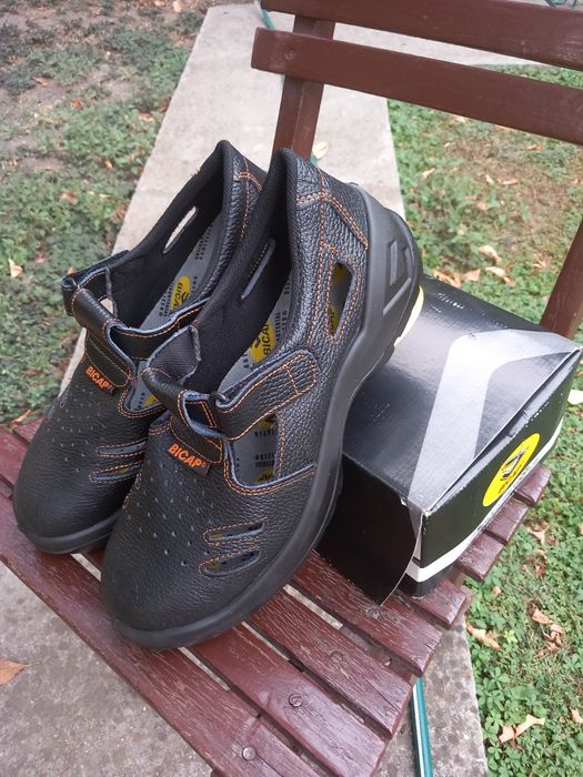 Sandale noi, bărbați pentru muncă