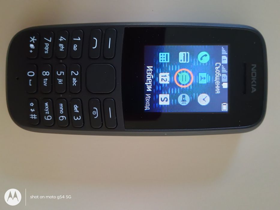 Напълно нов мобилен телефон NOKIA 105, за 2 СИМ карти, с оригиналното зарядно, кутия и книжка-упътване