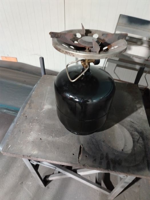 Butelie camping poloneză cu stanță pe ea