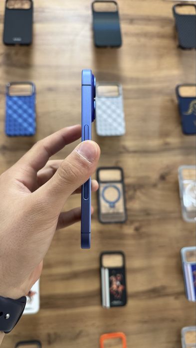 iPhone 16