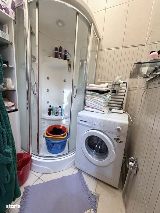Vand casa Cornisa pe 1 nivel, singur in curte