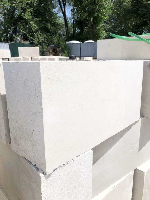 Белый крепкий плотный Теплоблок , газоблок , пеноблок