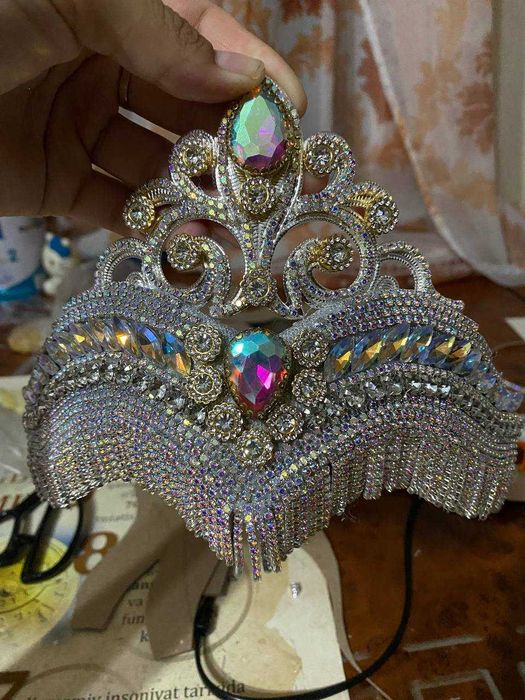 Karonala qoshlar bor.Kelinkalar uchun