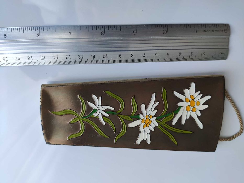 Obiecte decorative de bronz si email