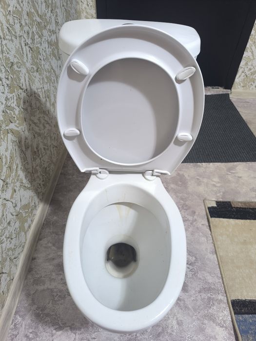 Унитаз, в хорошем состоянии