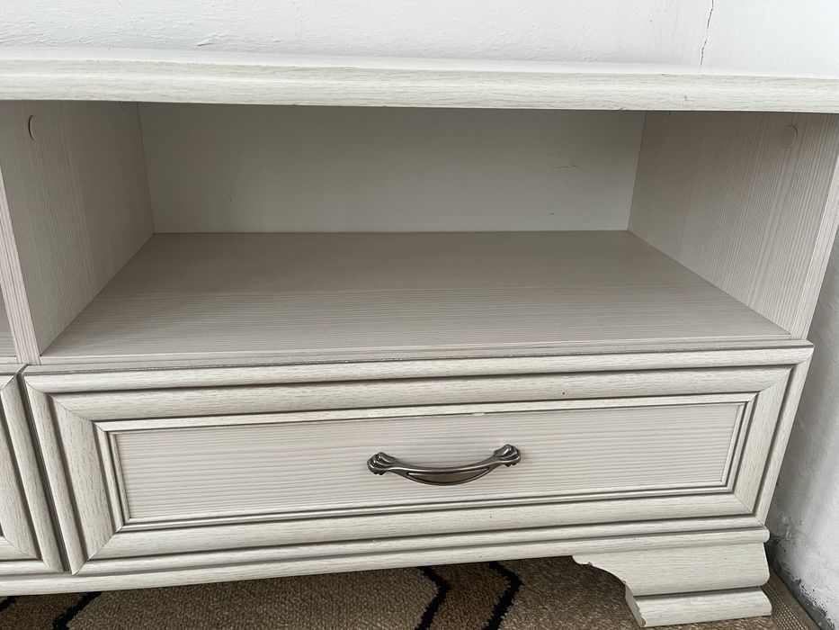 Тумба под телевизор