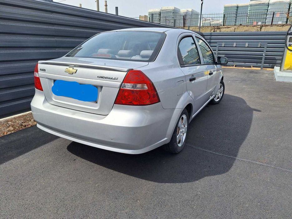 Vand Chevrolet Aveo 2010 + 4 anvelope iarna - 14 500 Lei (2850 euro)
