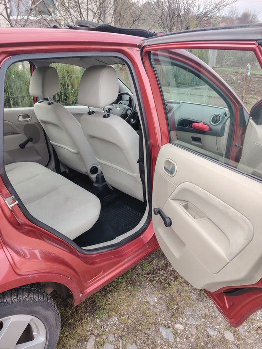 Vand Ford Fiesta 1.4 diesel 2007 preț 1400 euro