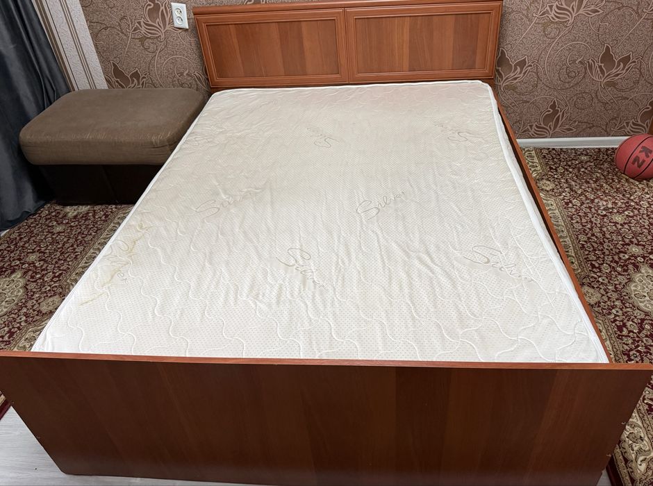Продам шкаф и двухместную кровать
