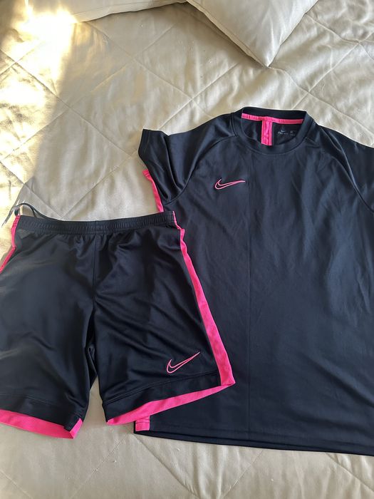 ориганальная форма от Nike