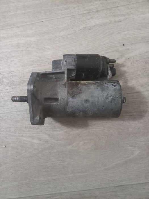 Продам стартер Гольф 3