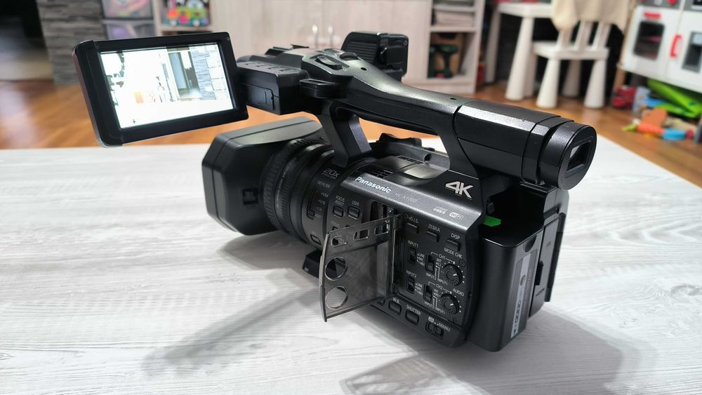 Vand sau schimb cameră video Panasonic HC-X1000 4K