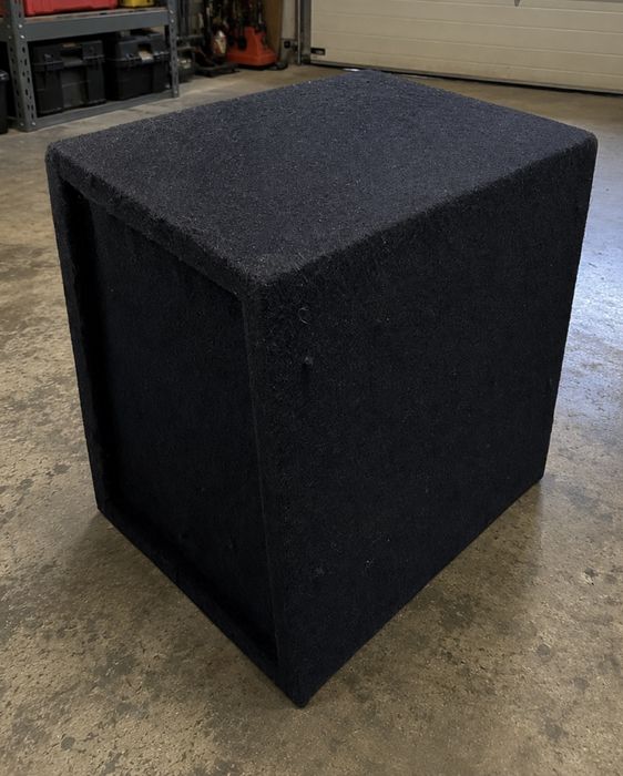 Subwoofer Pioneer 12" (30 cm) Slim .  Vând subwoofer Pioneer de 12" perfect funcțional.