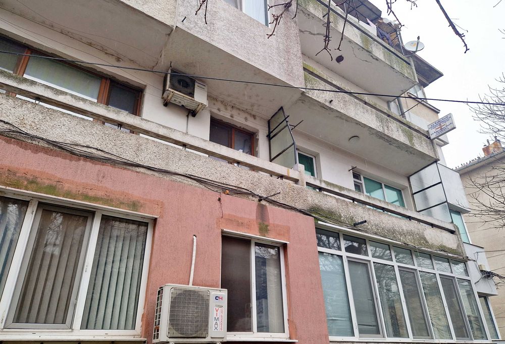 ПРОДАВАМ АПАРТАМЕНТНА СТРАТЕГИЧЕСКО МЕСТО В ЦЕНТЪРА НА АЙТОС