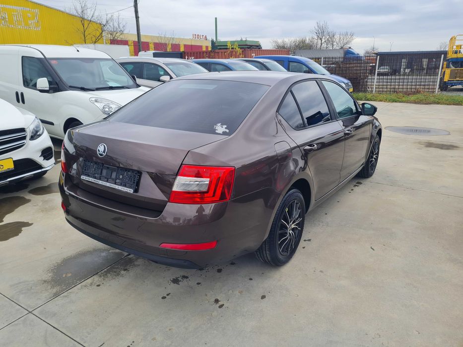 Skoda Octavia III  an 2013  diesel 180.000 km cash sau rate fixe