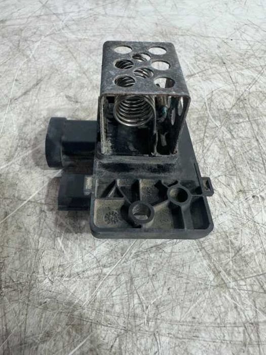 Dezmembrari Rezistenta trepte DACIA LODGY 1.2 TCE COD PIESA 255501295R