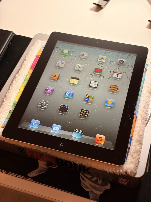 Apple iPad 4 Wi-Fi + Cellular iOS 6 (pentru colecție)