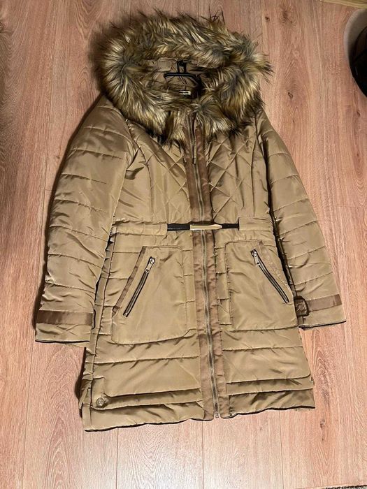 Geacă PARKA Stradivarius damă – toamnă/iarnă, crem auriu, S(ca noua)
