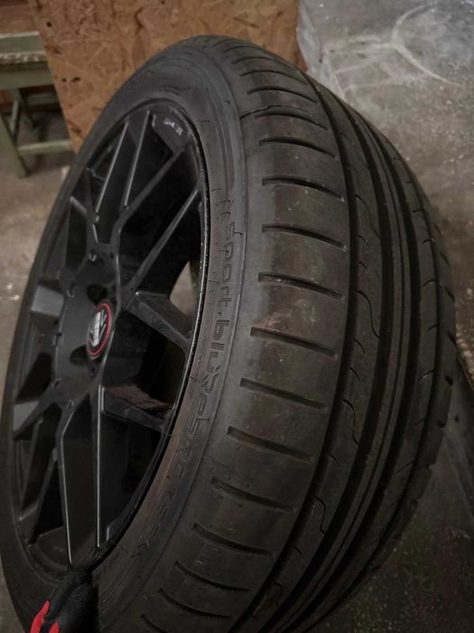 jante momo revenge 2.0 matt black + cauciucuri dunlop spt vara  , noi